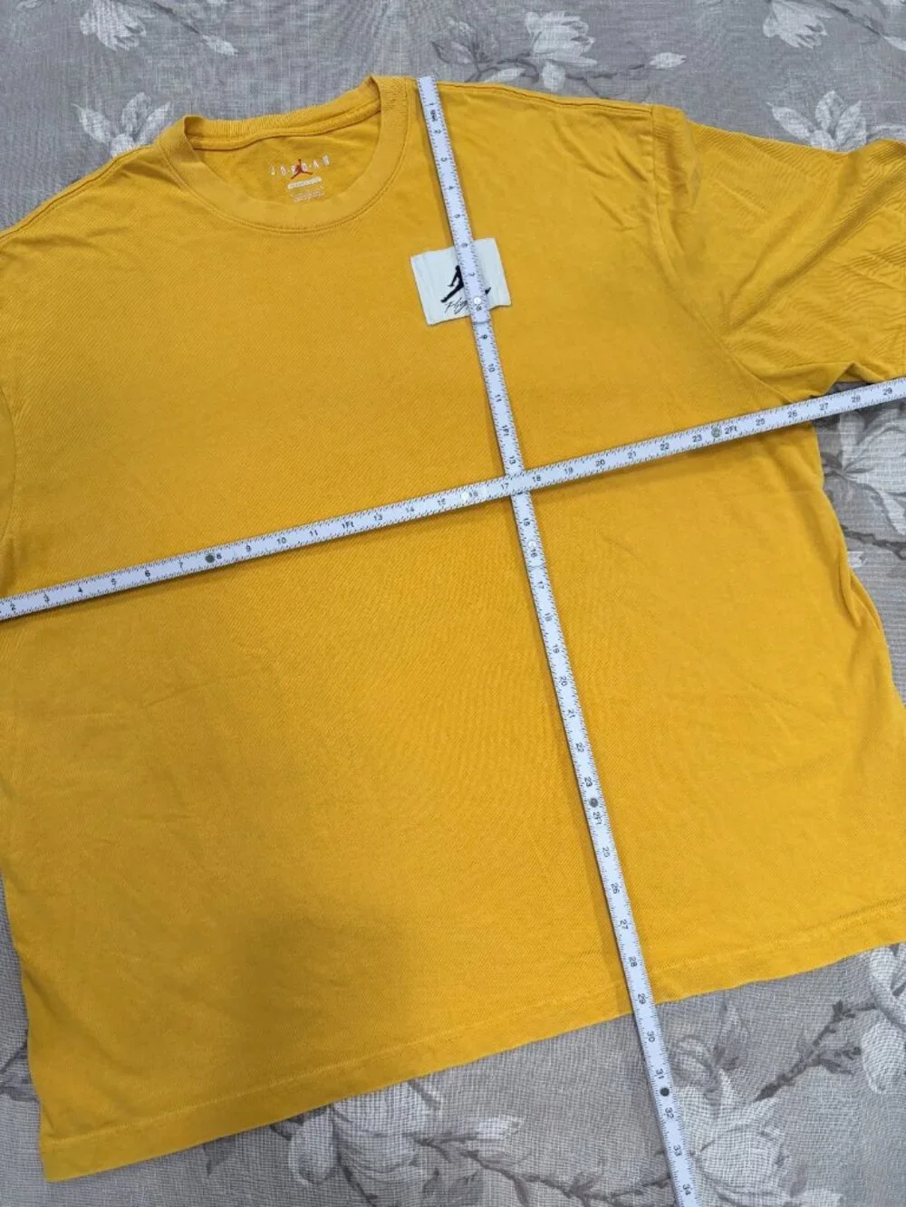 Nike Air Jordan Flight Oversized Fit Tee XL Yellow Cotton Graphic T-Shirt